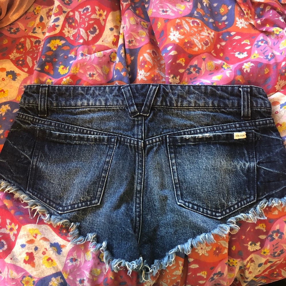 Volcom Shorts - Picture 3 of 3